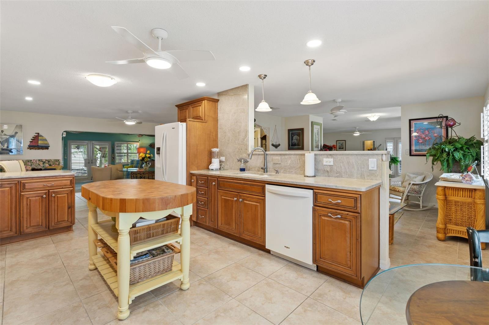 Belleair Beach, Florida, 33786, United States, 2 Bedrooms Bedrooms, ,3 BathroomsBathrooms,Residential,For Sale,1930799
