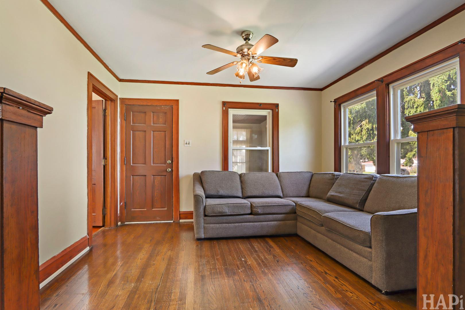 Ash St, Waukegan, IL 60085 #1