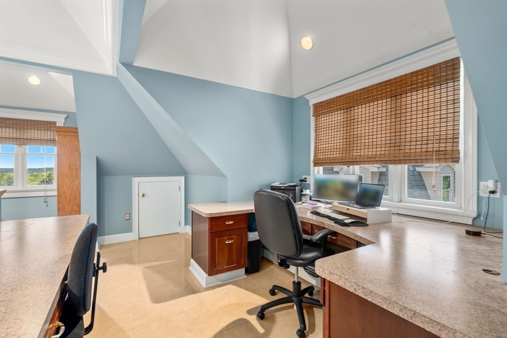 Swansea, Massachusetts, 02777, United States, 3 Bedrooms Bedrooms, ,2 BathroomsBathrooms,Residential,For Sale,1847611