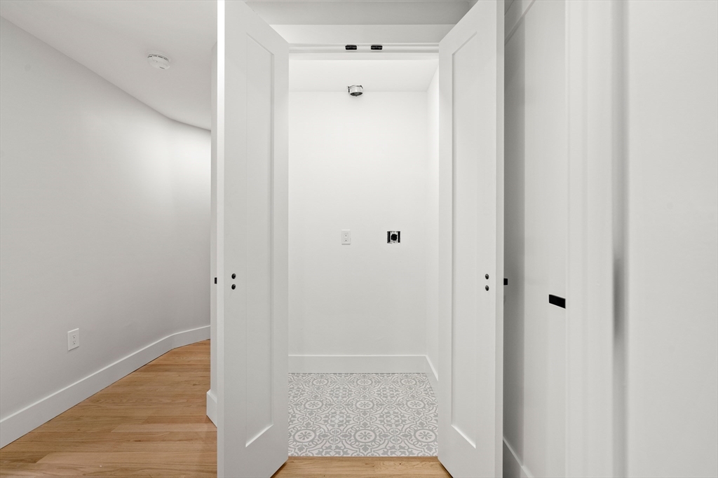 Boston, Massachusetts, 02125, United States, 2 Bedrooms Bedrooms, ,3 BathroomsBathrooms,Residential,For Sale,1995949