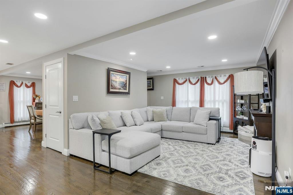 Old Tappan, New Jersey, 07675, United States, 4 Bedrooms Bedrooms, ,3 BathroomsBathrooms,Residential,For Sale,1906748