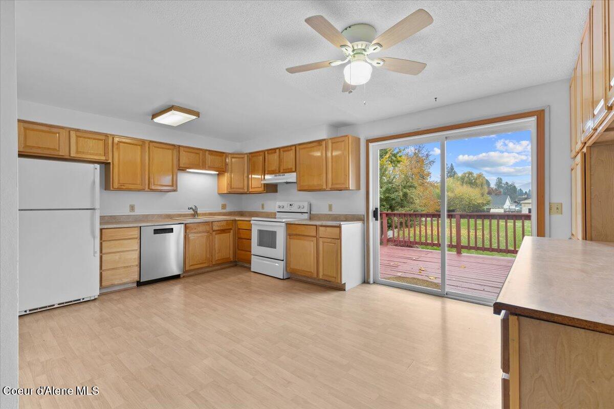 Hayden, Idaho, 83835, United States, 4 Bedrooms Bedrooms, ,Residential,For Sale,1989335