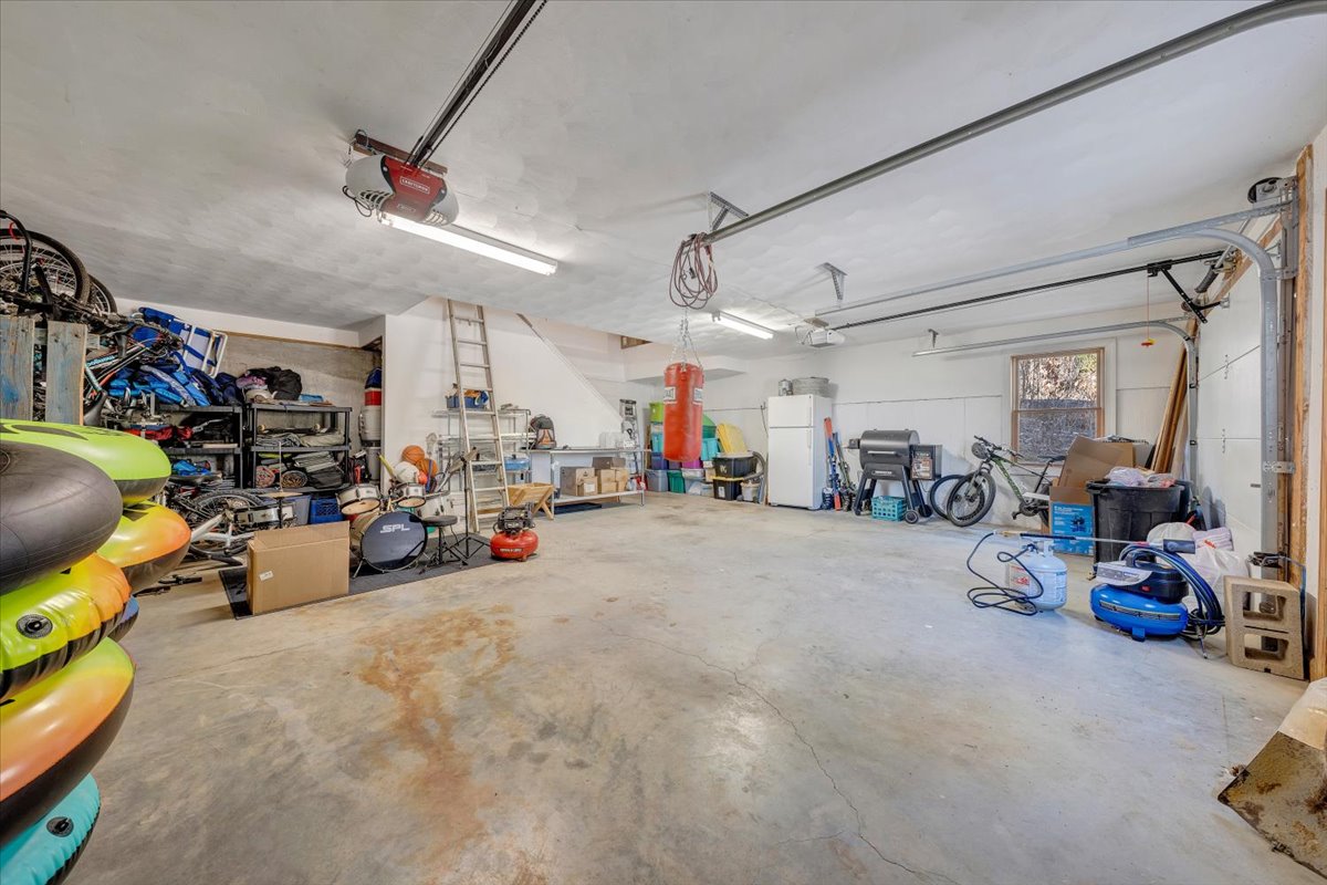 Buchanan, Virginia, 24066, United States, 5 Bedrooms Bedrooms, ,4 BathroomsBathrooms,Residential,For Sale,1900741