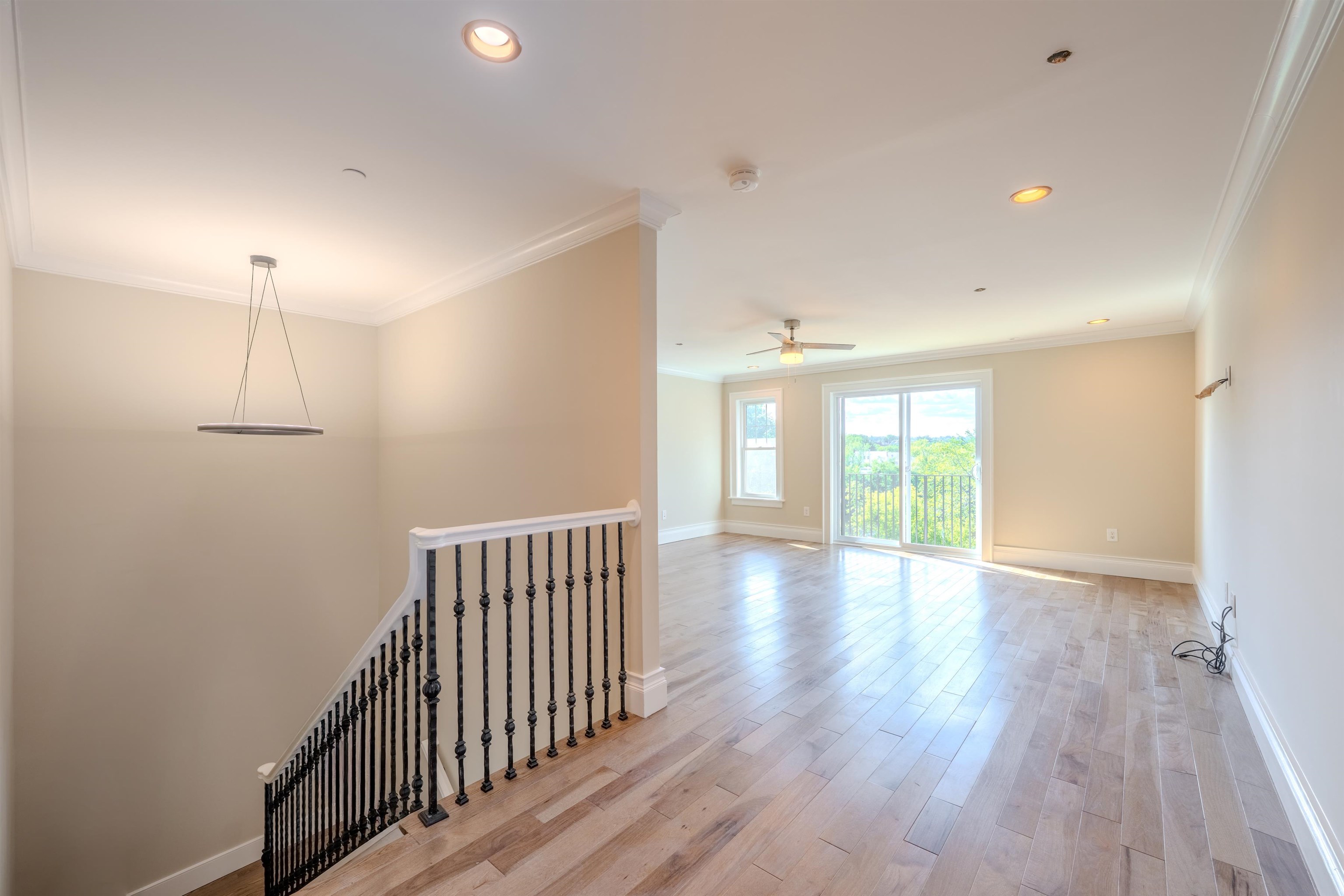 Manchester, New Hampshire, 03101, United States, 2 Bedrooms Bedrooms, ,1 BathroomBathrooms,Residential,For Sale,1933144