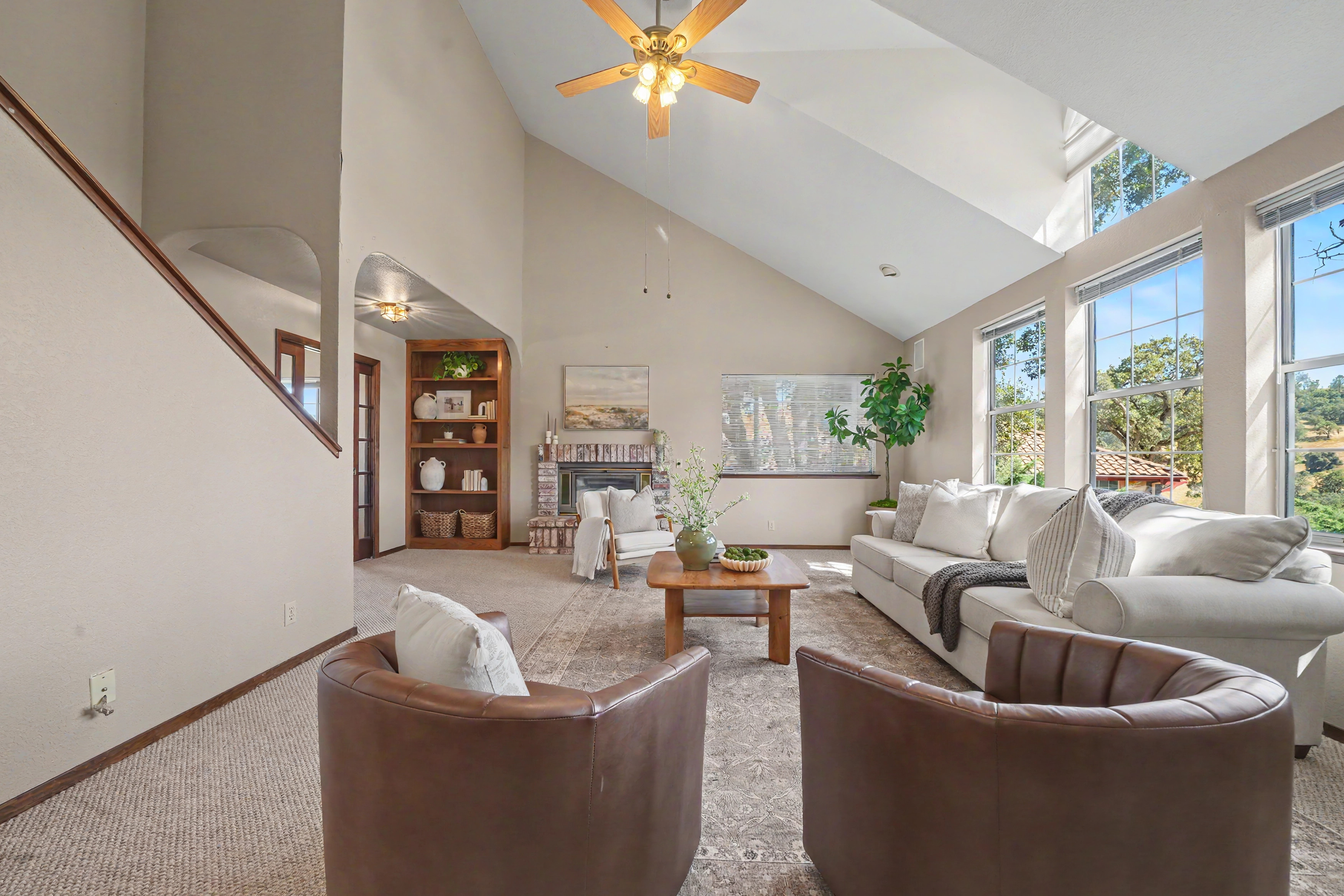  Spacious Sutter Creek Home with Hillside Views and Endless Potential - 物件實景