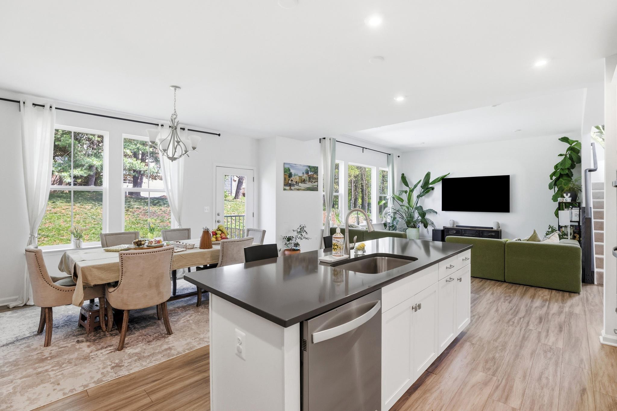  9428 Deschamp Court, Manassas, VA, 20112 - 物件實景