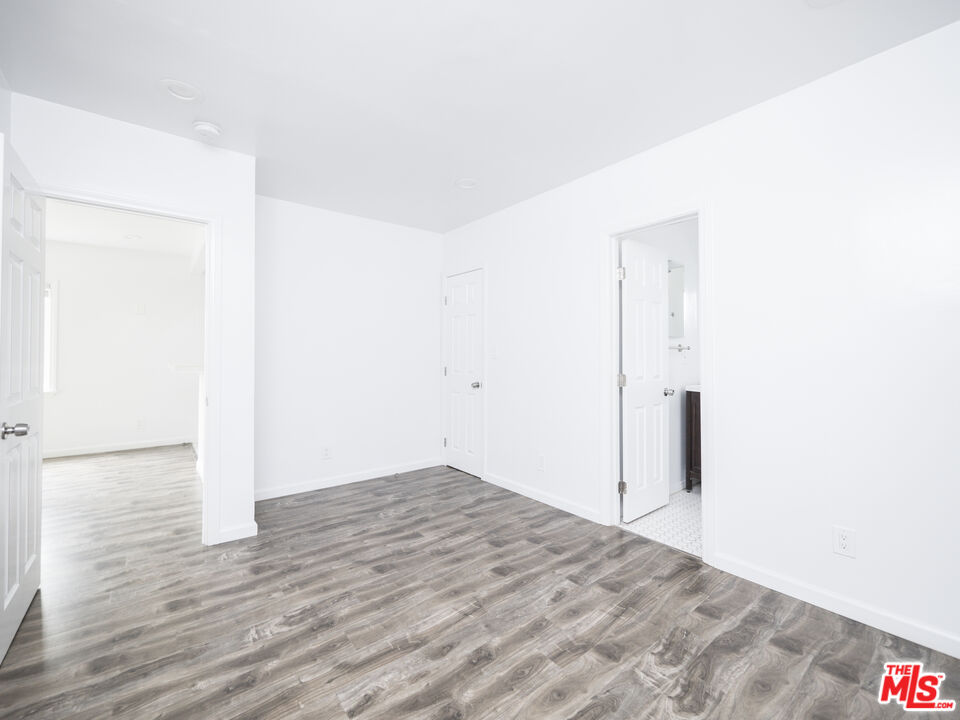 Los Angeles, California, 90066, United States, 4 Bedrooms Bedrooms, ,Residential,For Sale,1705124