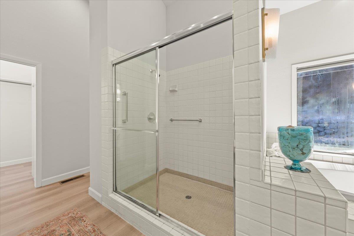 Los Altos Hills, California, 94022, United States, 5 Bedrooms Bedrooms, ,5 BathroomsBathrooms,Residential,For Sale,1907317