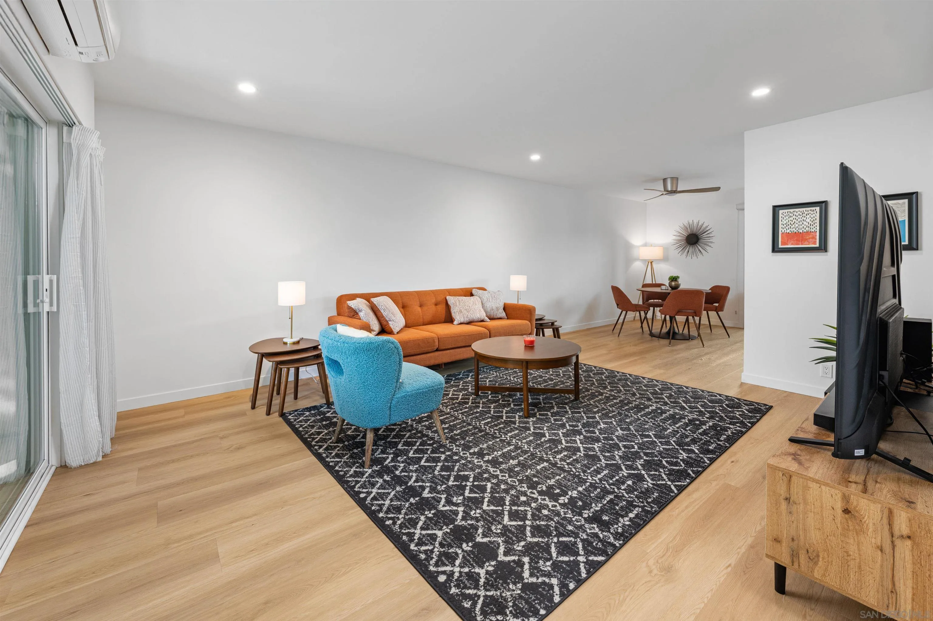 San Diego, California, 92111, United States, 2 Bedrooms Bedrooms, ,3 BathroomsBathrooms,Residential,For Sale,2003271