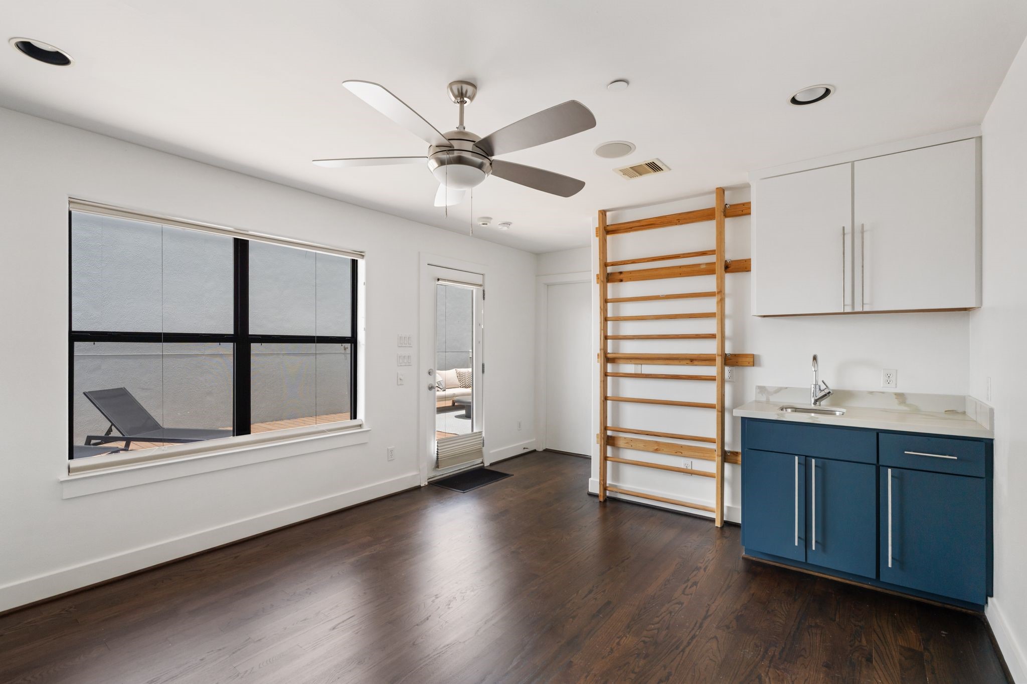  2105 Woodhead Street - 物件實景