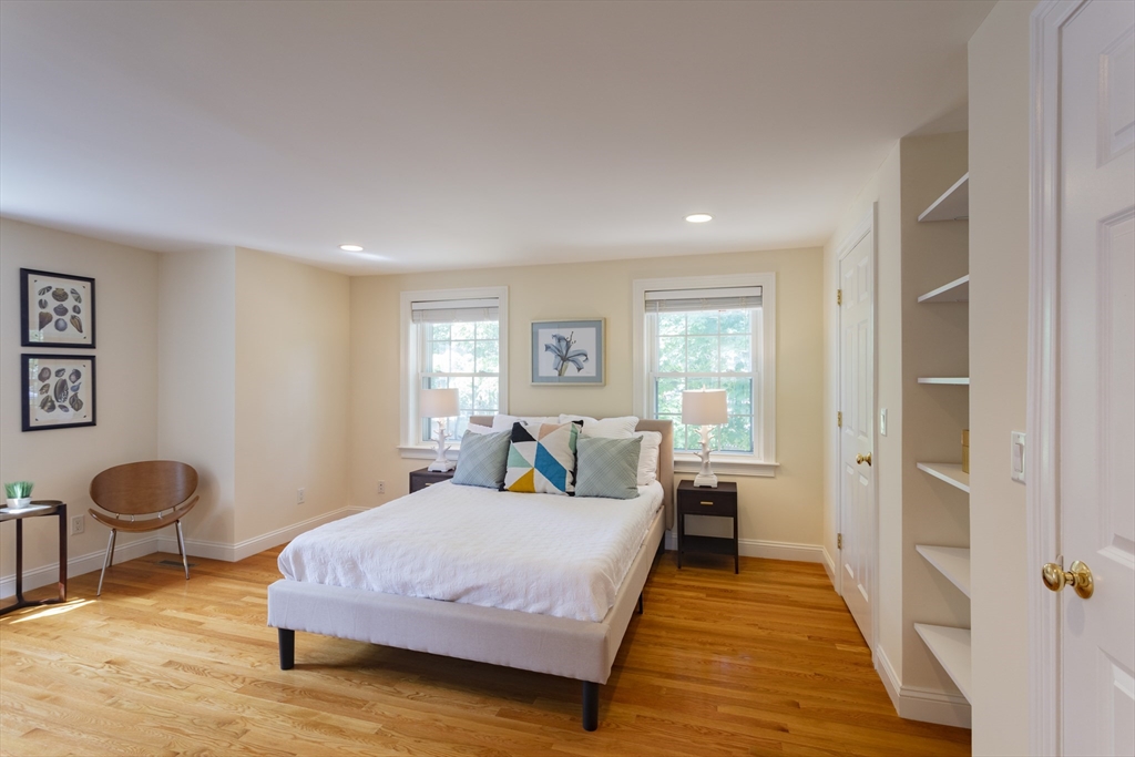 Newton, Massachusetts, 02161, United States, 3 Bedrooms Bedrooms, ,4 BathroomsBathrooms,Residential,For Sale,1940843