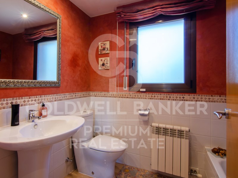 Cerdanyola del Vallès, Catalonia, ES, 5 Bedrooms Bedrooms, ,3 BathroomsBathrooms,Residential,For Sale,1610457