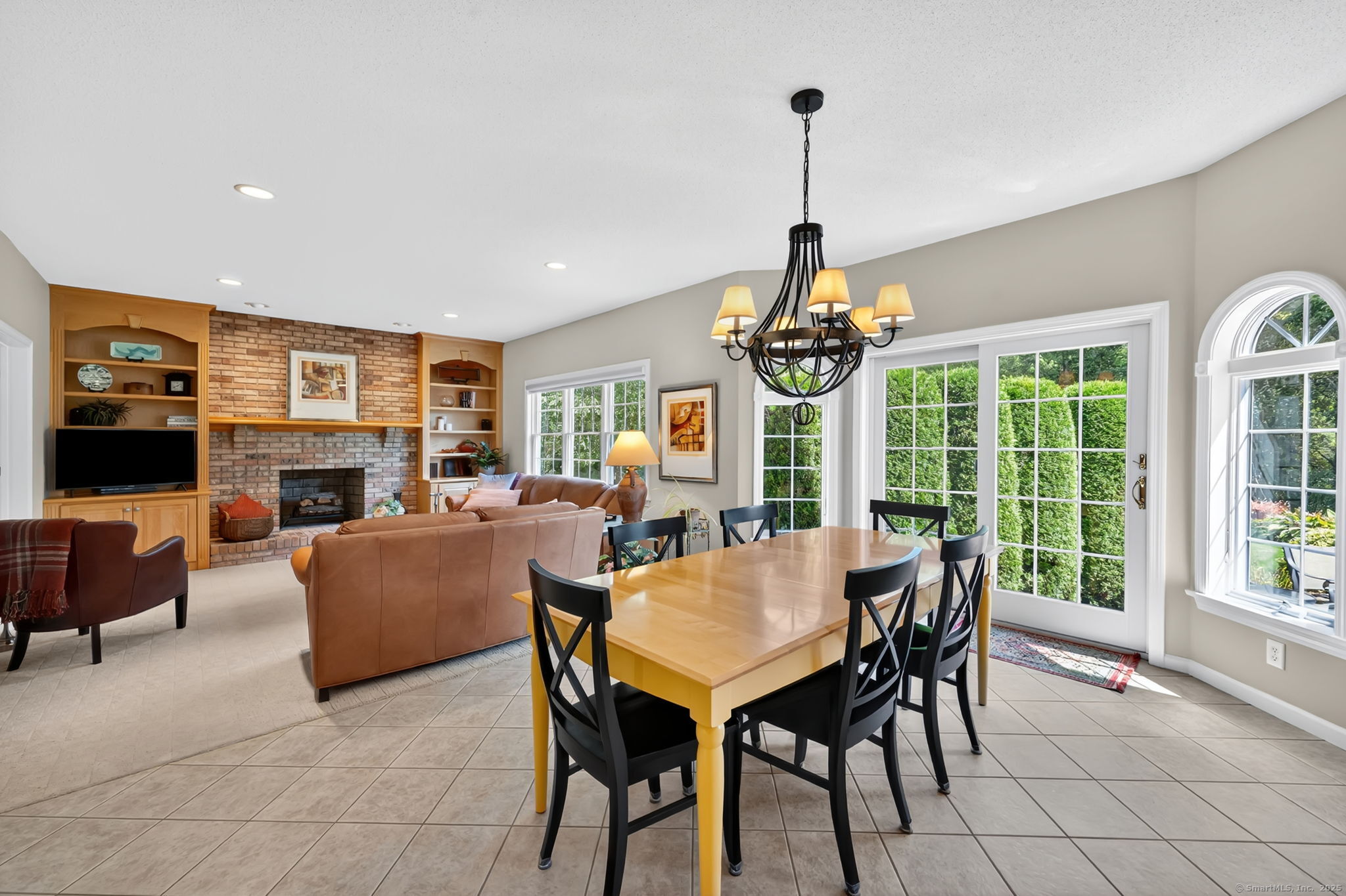 Suffield, Connecticut, 06078, United States, 4 Bedrooms Bedrooms, ,3 BathroomsBathrooms,Residential,For Sale,1927019