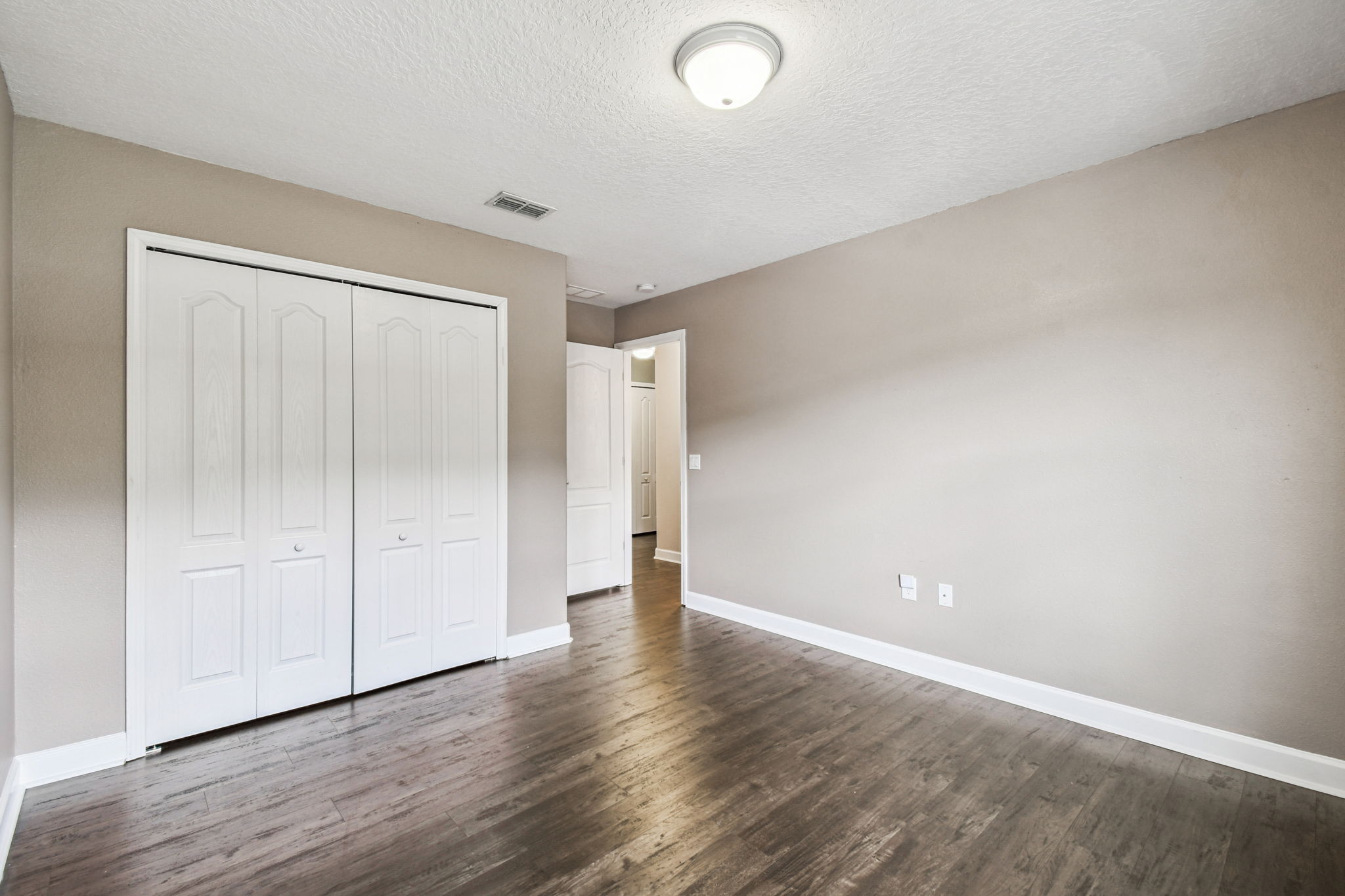 New Port Richey, Florida, 34655, United States, 6 Bedrooms Bedrooms, ,4 BathroomsBathrooms,Residential,For Sale,1980137