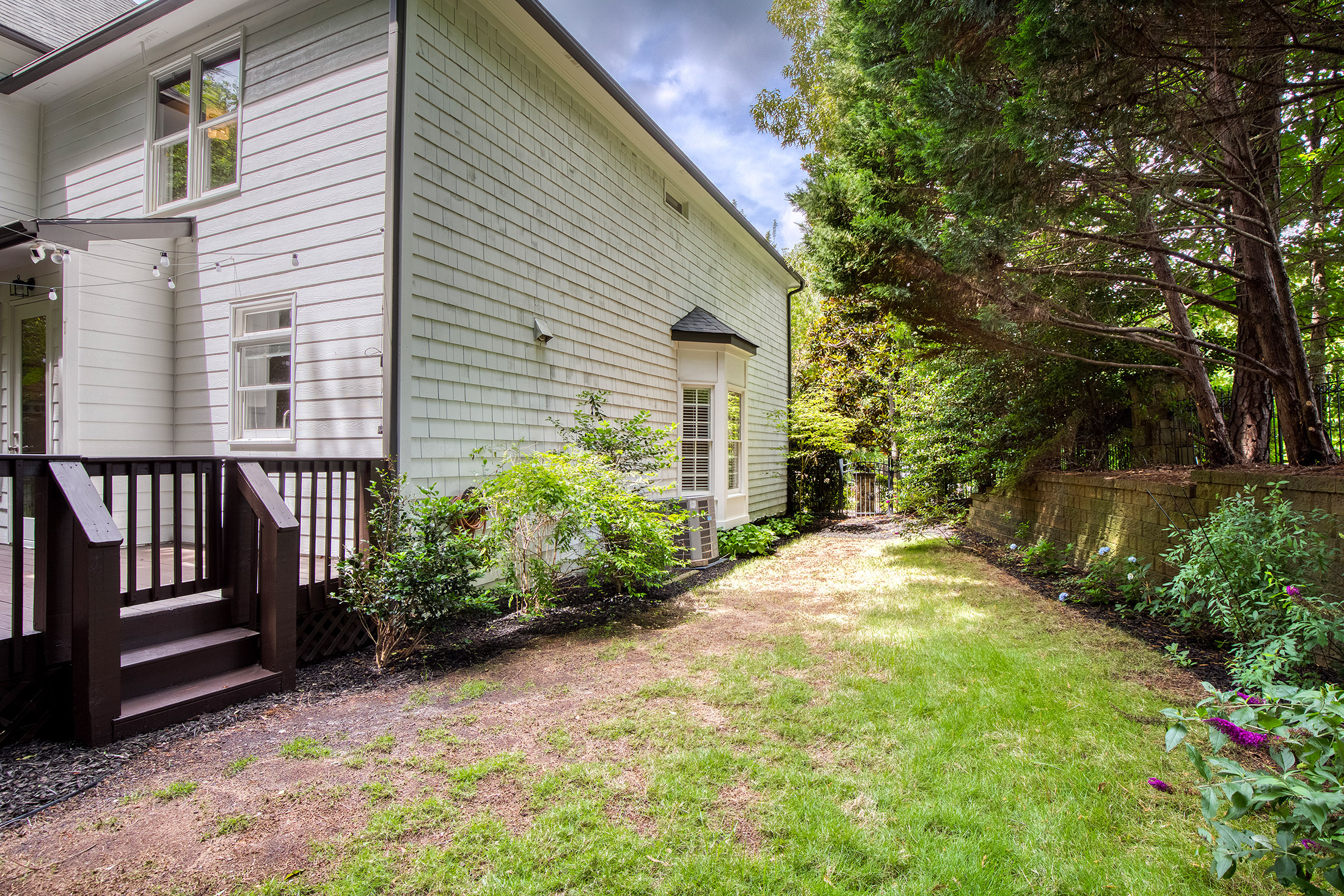  Recently Updated Four Bedroom Home in Gated Brookhaven Community - 物件實景