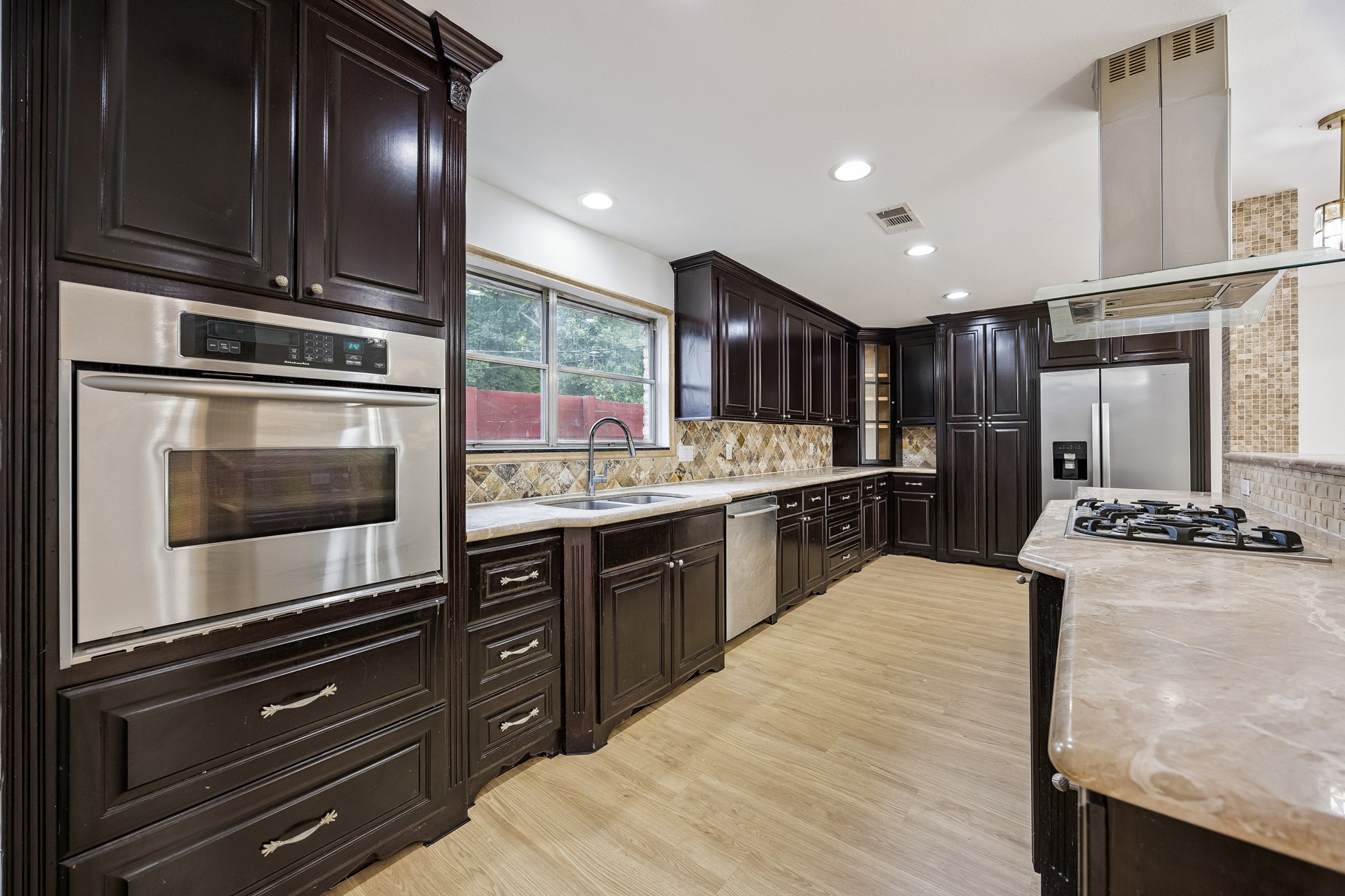  9418 Meadowbriar Lane - 物件實景