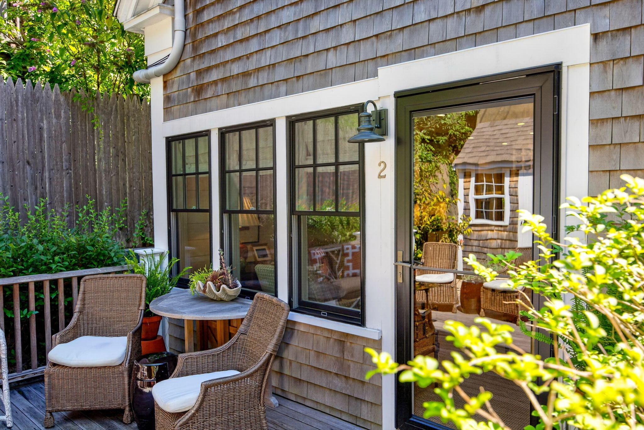  Designer Finishes, Private Yard & Deeded Parking - 物件實景