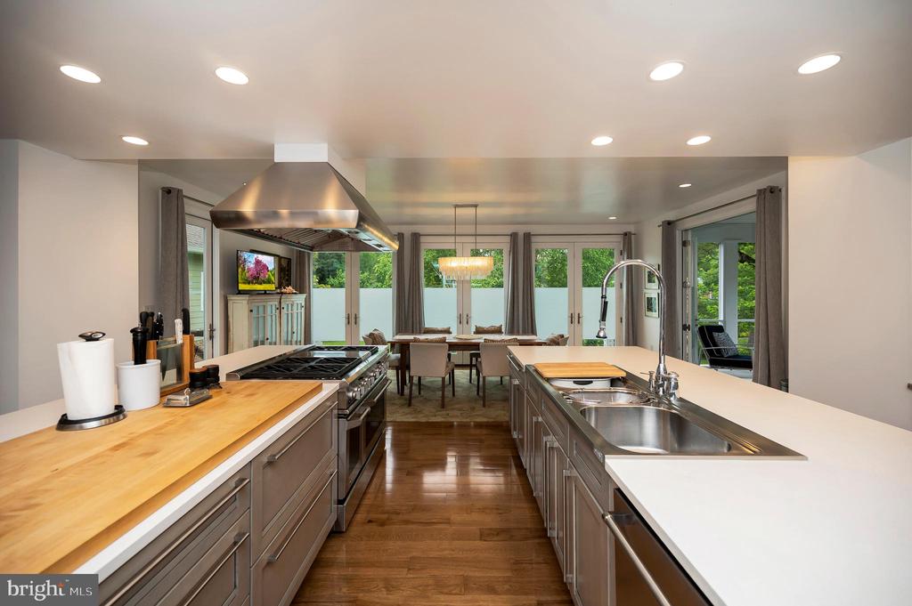 Fredericksburg, Virginia, 22405, United States, 5 Bedrooms Bedrooms, ,5 BathroomsBathrooms,Residential,For Sale,1825163