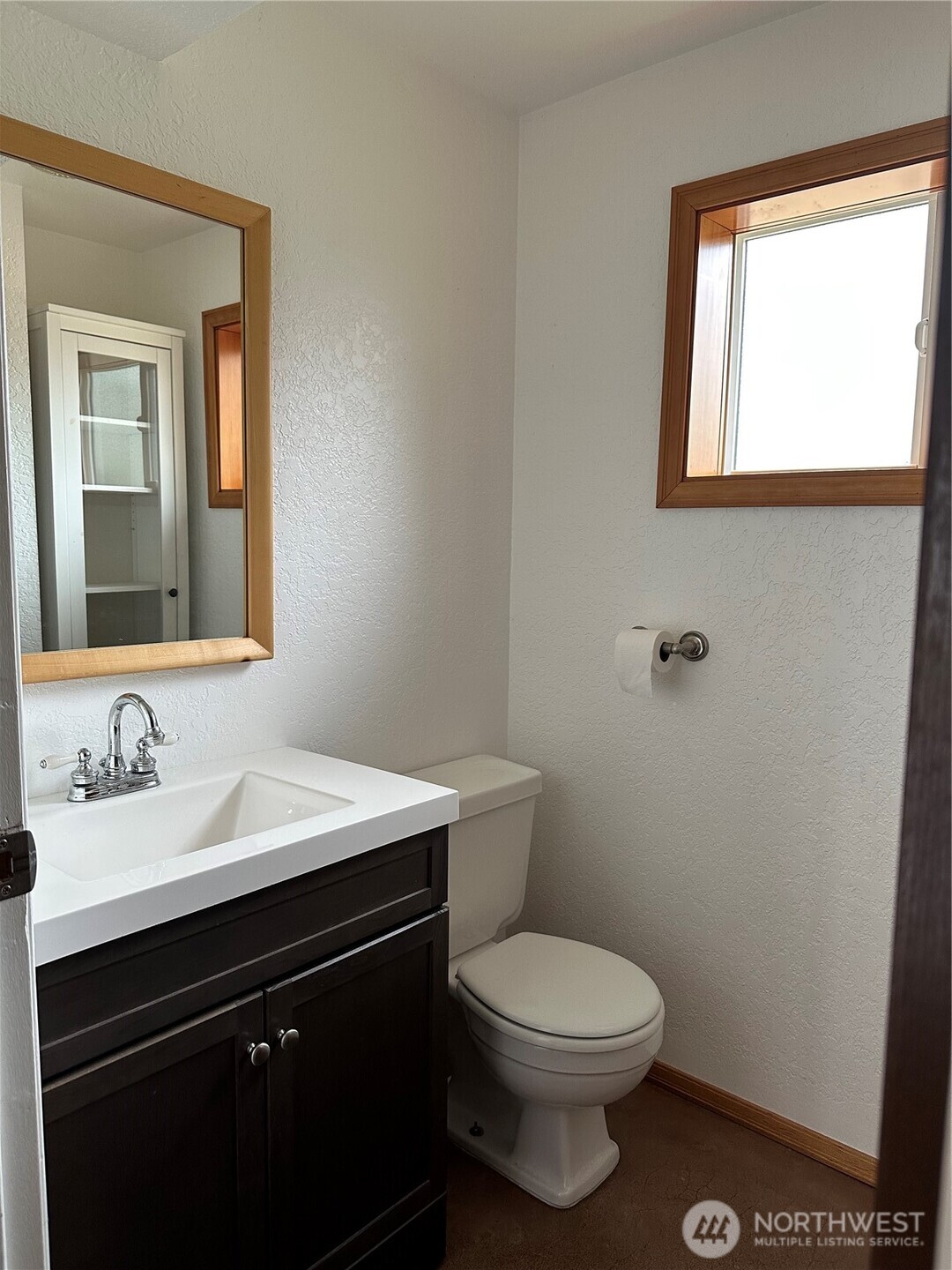 Kirkland, Washington, 98034, United States, 4 Bedrooms Bedrooms, ,3 BathroomsBathrooms,Residential,For Sale,1975566