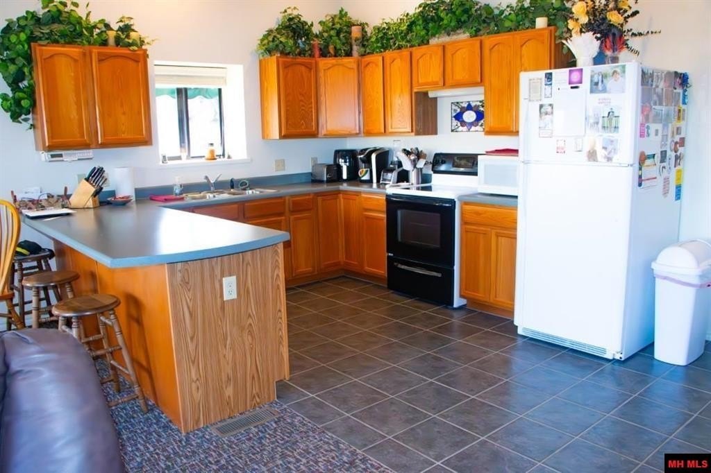 Mountain Home, Arkansas, 72653, United States, 1 Bedroom Bedrooms, ,1 BathroomBathrooms,Residential,For Sale,1974549