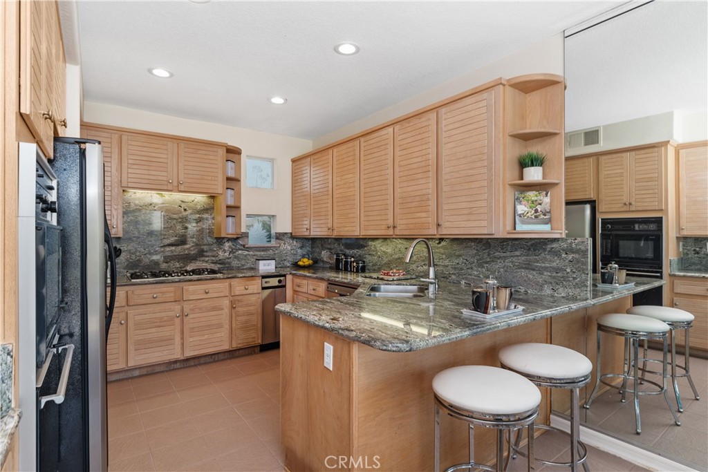 Long Beach, California, 90803, United States, 3 Bedrooms Bedrooms, ,3 BathroomsBathrooms,Residential,For Sale,1989113