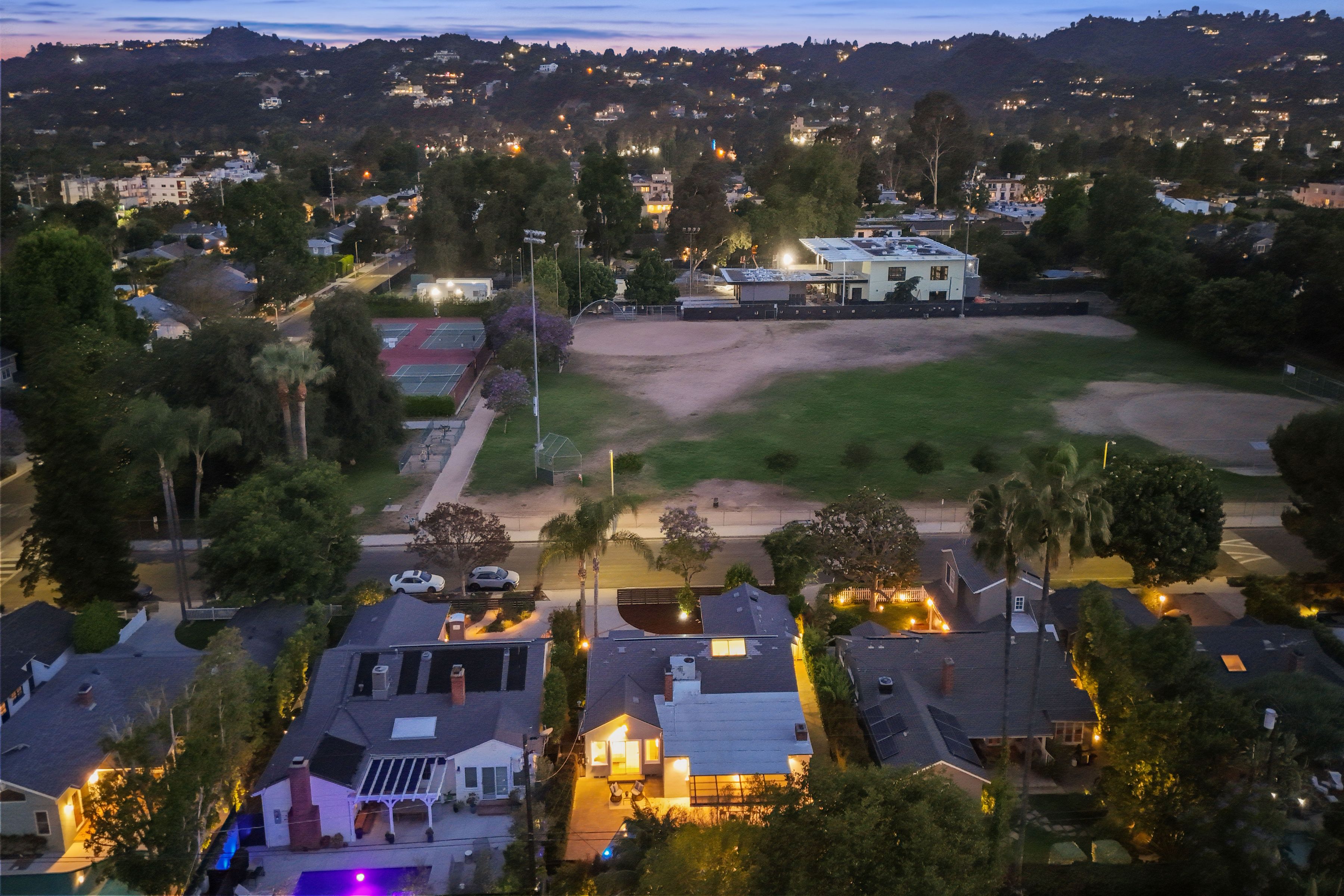  12621 Milbank Street - 物件實景