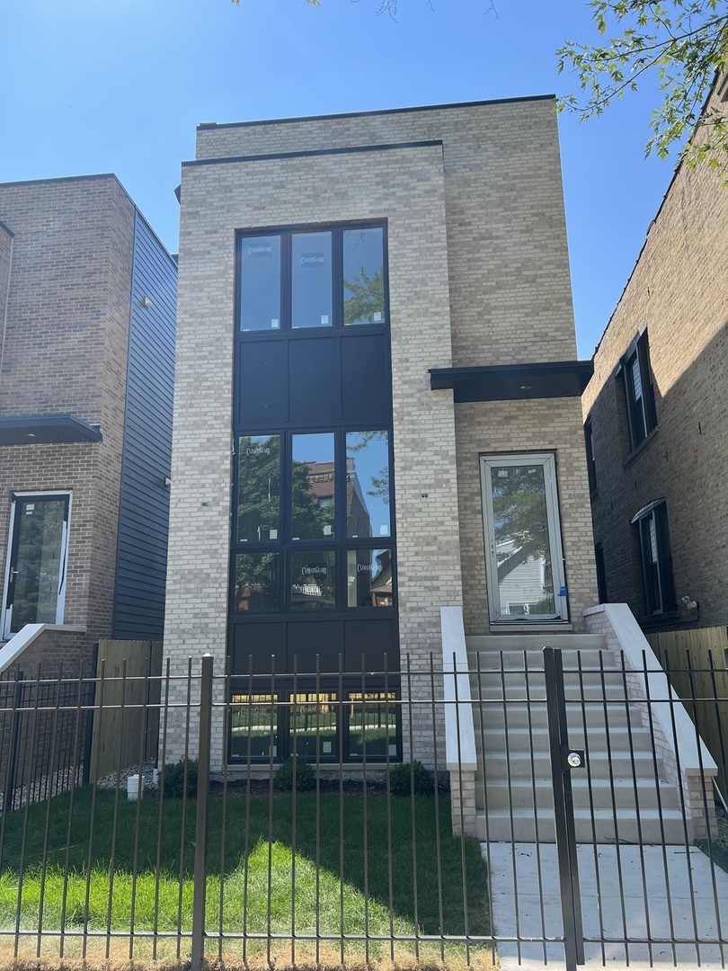3316 N Albany Avenue, Chicago, Illinois, 60618, United States, 3 Bedrooms Bedrooms, ,4 BathroomsBathrooms,Residential,For Sale,3316 N Albany Avenue,1126292