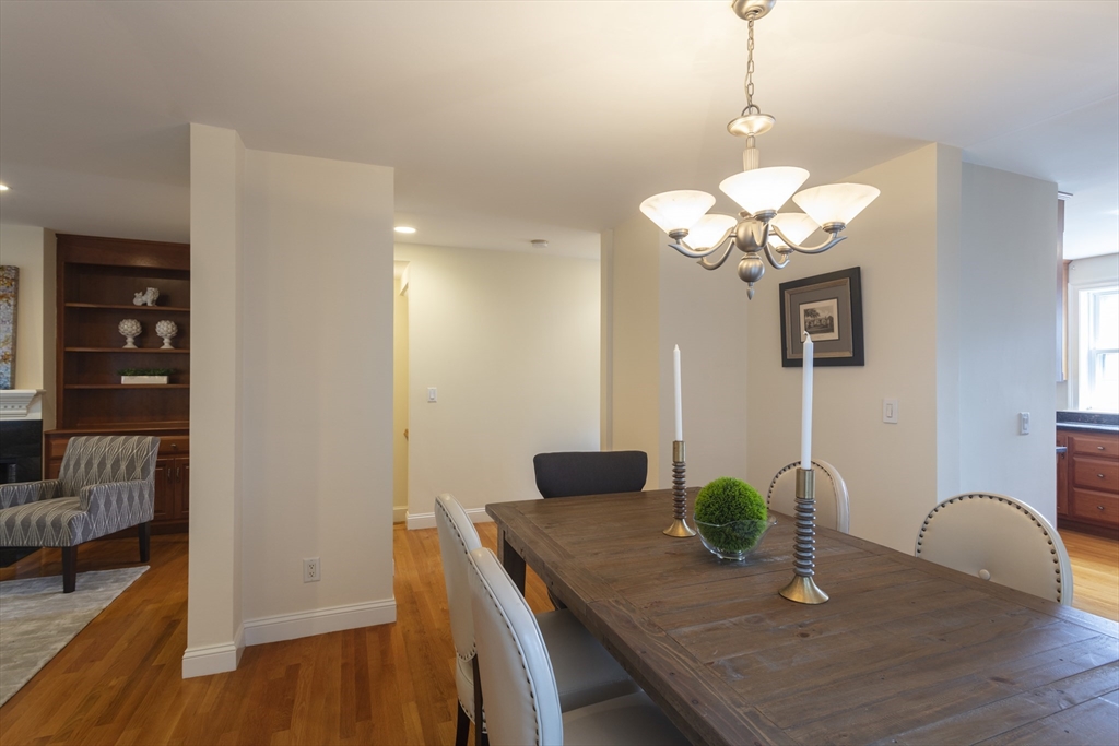 Newton, Massachusetts, 02161, United States, 3 Bedrooms Bedrooms, ,4 BathroomsBathrooms,Residential,For Sale,1940843