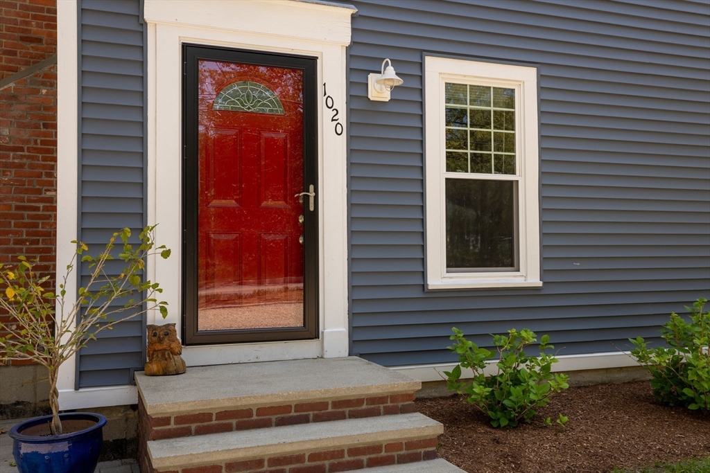 Barnstable, Massachusetts, 02648, United States, 4 Bedrooms Bedrooms, ,2 BathroomsBathrooms,Residential,For Sale,2049292