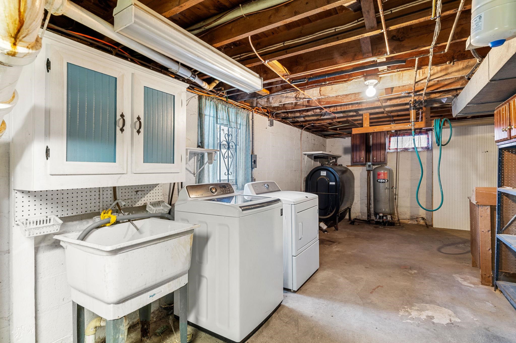 Pelham, New Hampshire, 03076, United States, 3 Bedrooms Bedrooms, ,1 BathroomBathrooms,Residential,For Sale,1991276