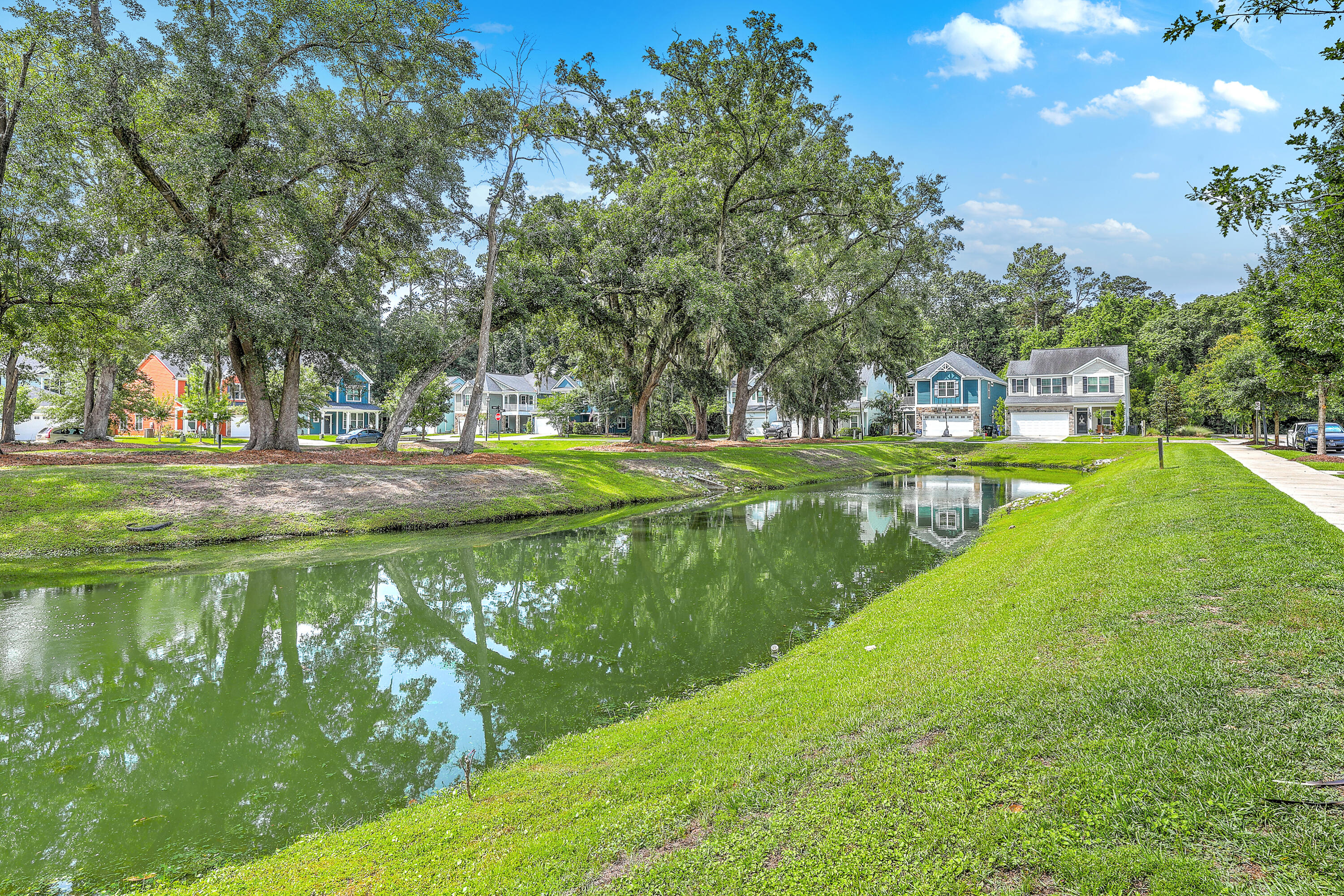 Charleston, South Carolina, 29414, United States, 4 Bedrooms Bedrooms, ,4 BathroomsBathrooms,Residential,For Sale,1895011