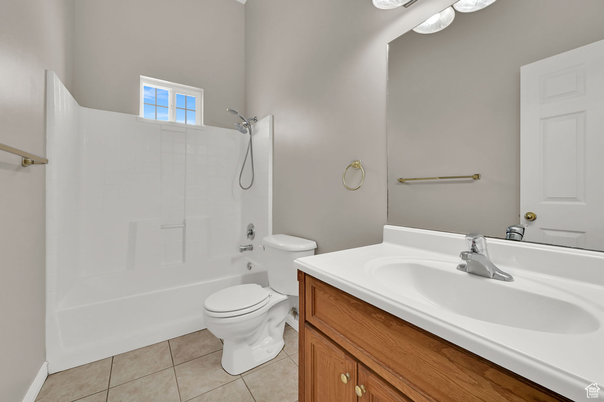 Farr West, Utah, 84404, United States, 4 Bedrooms Bedrooms, ,3 BathroomsBathrooms,Residential,For Sale,1891966