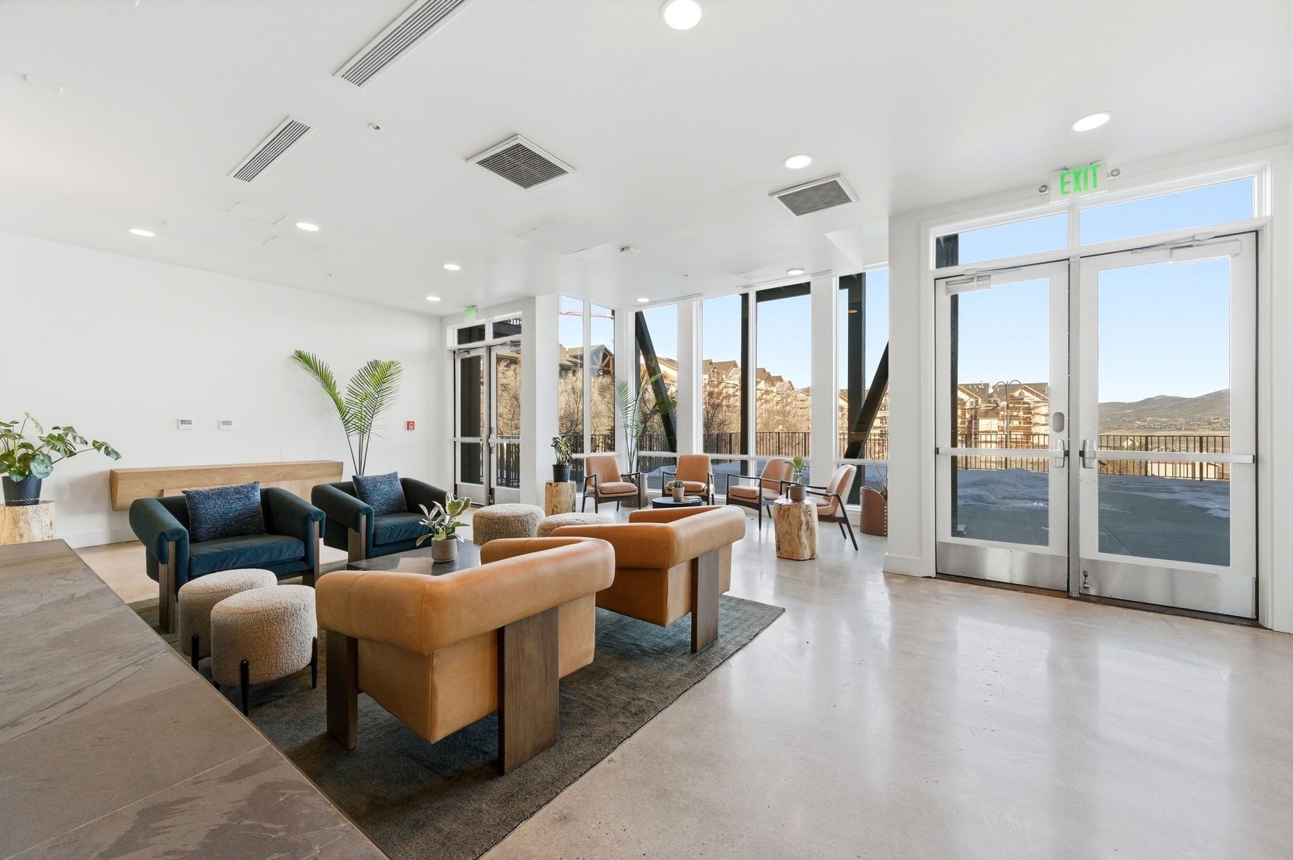  2-Bedroom Mountain & Lake Living — It Doesn