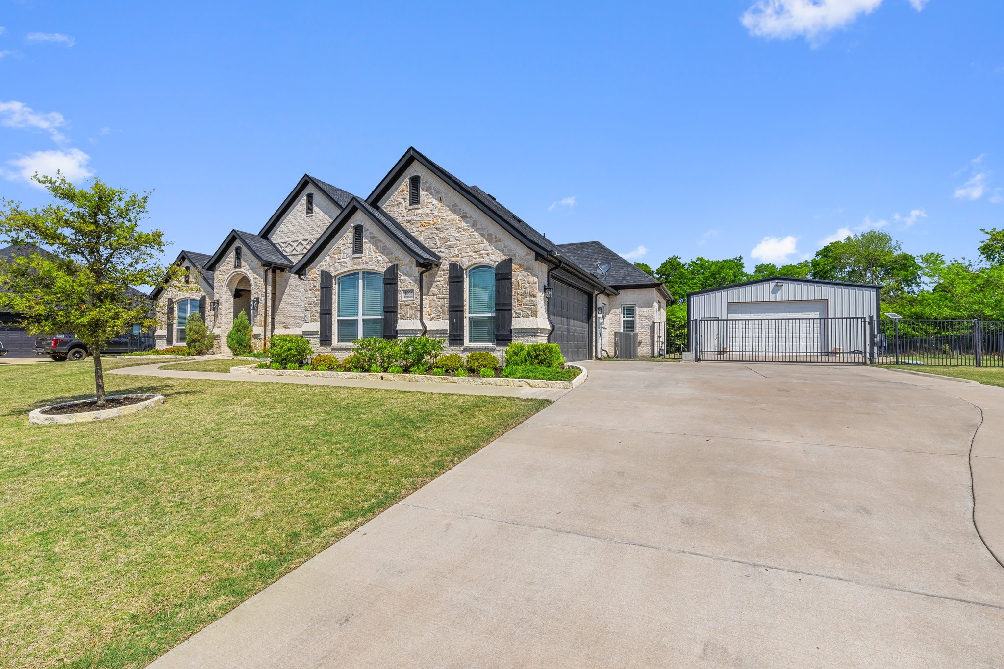 Caddo Mills, Texas, 75135, United States, 4 Bedrooms Bedrooms, ,5 BathroomsBathrooms,Residential,For Sale,1778518