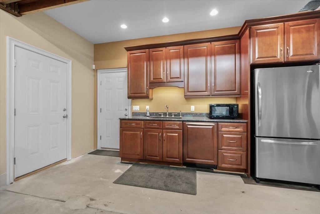 Hanover, Massachusetts, 02339, United States, 5 Bedrooms Bedrooms, ,5 BathroomsBathrooms,Residential,For Sale,1940579