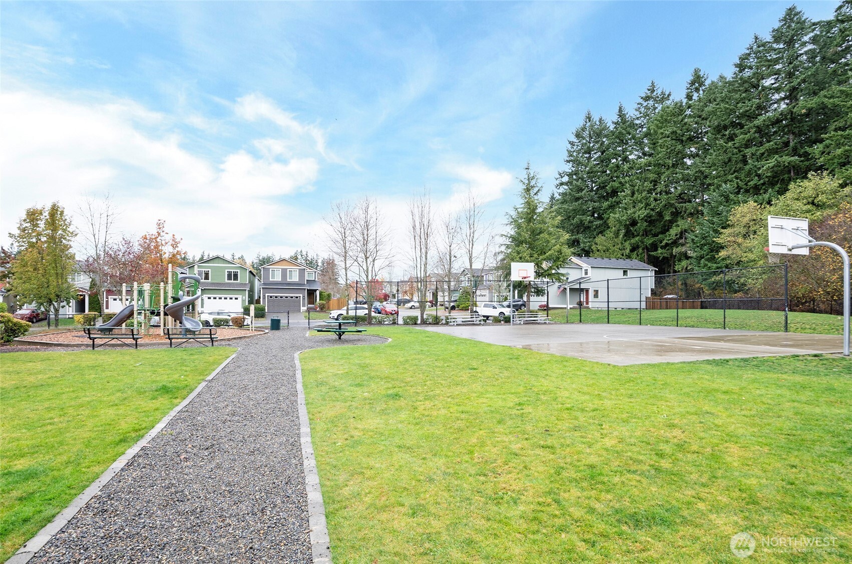 Puyallup, Washington, 98375, United States, 3 Bedrooms Bedrooms, ,3 BathroomsBathrooms,Residential,For Sale,1989392