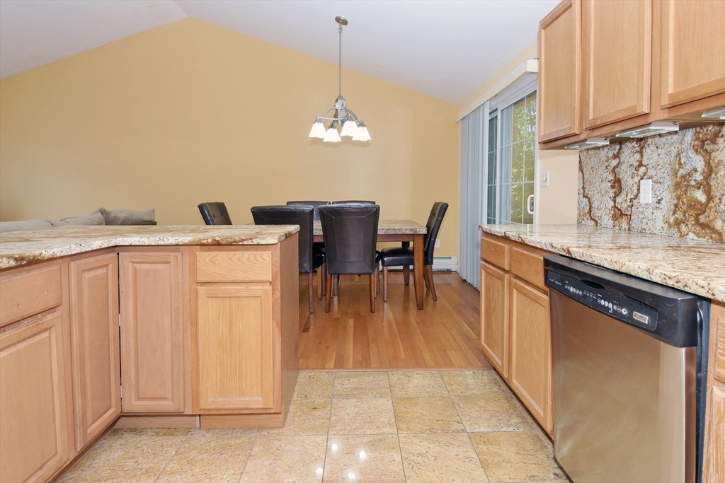 Worcester, Massachusetts, 01602, United States, 3 Bedrooms Bedrooms, ,2 BathroomsBathrooms,Residential,For Sale,1902037
