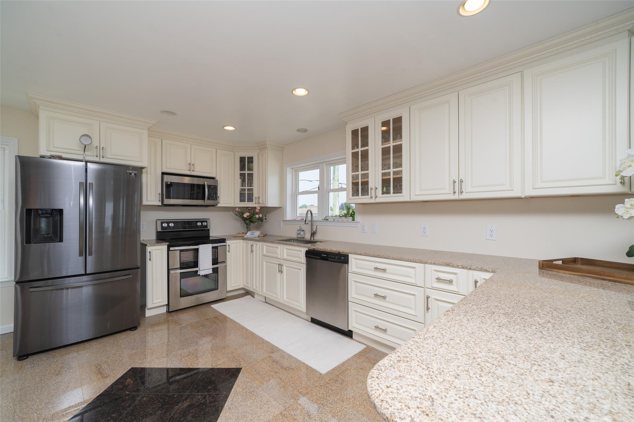 Other, Connecticut, 06357, United States, 3 Bedrooms Bedrooms, ,3 BathroomsBathrooms,Residential,For Sale,1850253