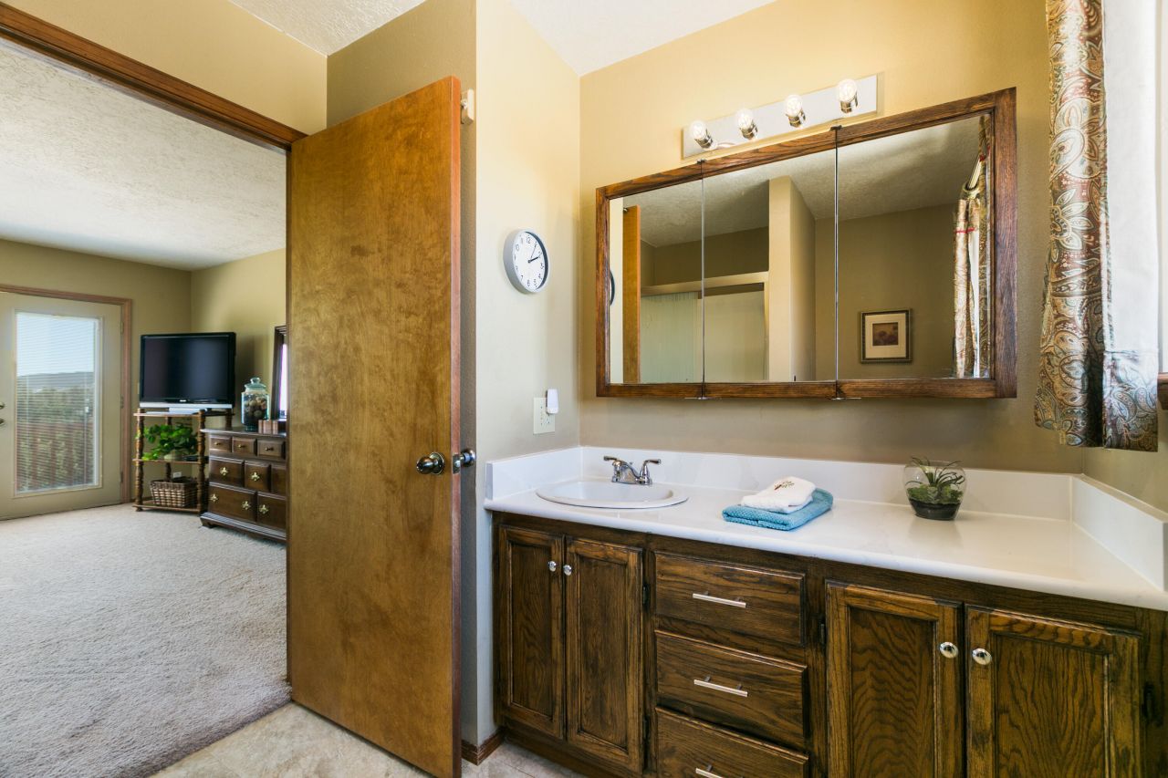 Edgewood, New Mexico, 87015, United States, 4 Bedrooms Bedrooms, ,3 BathroomsBathrooms,Residential,For Sale,1892952