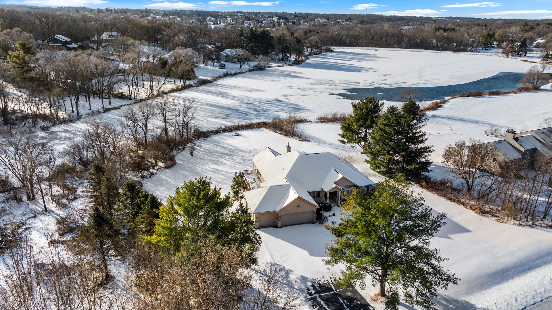 Roscoe, Illinois, 61073, United States, 3 Bedrooms Bedrooms, ,4 BathroomsBathrooms,Residential,For Sale,2011346