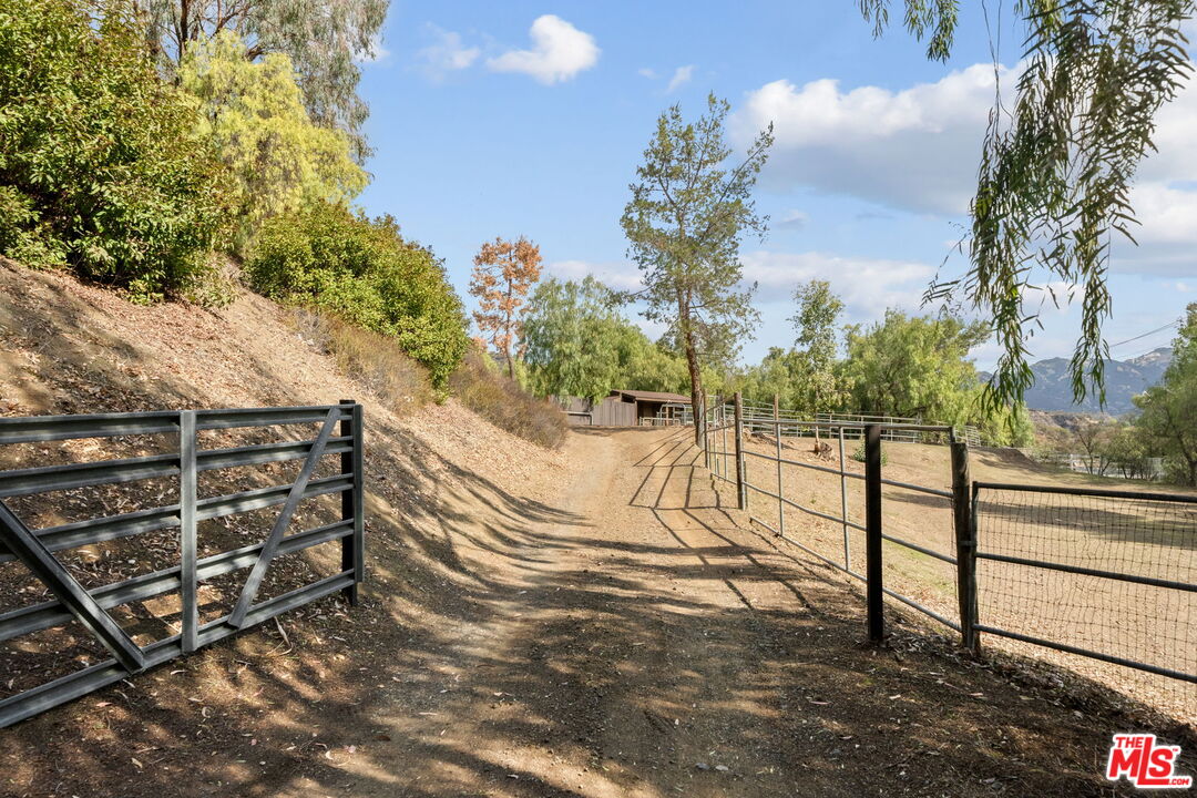 Calabasas, California, 91302, United States, 4 Bedrooms Bedrooms, ,3 BathroomsBathrooms,Residential,For Sale,1708601