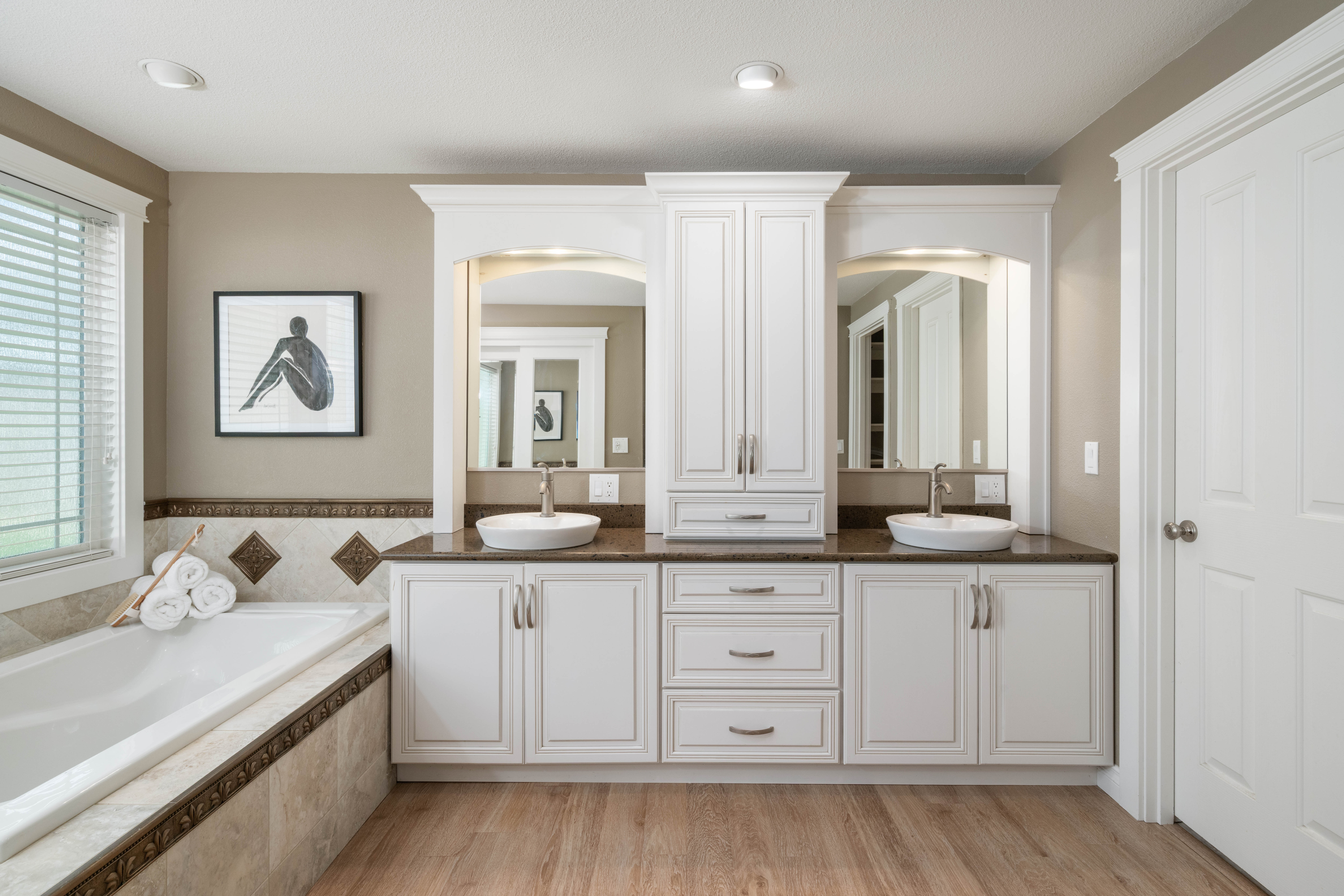  ROOM FOR SHOP/ POOL. IMMACULATELY CARED FOR HOME - 物件實景