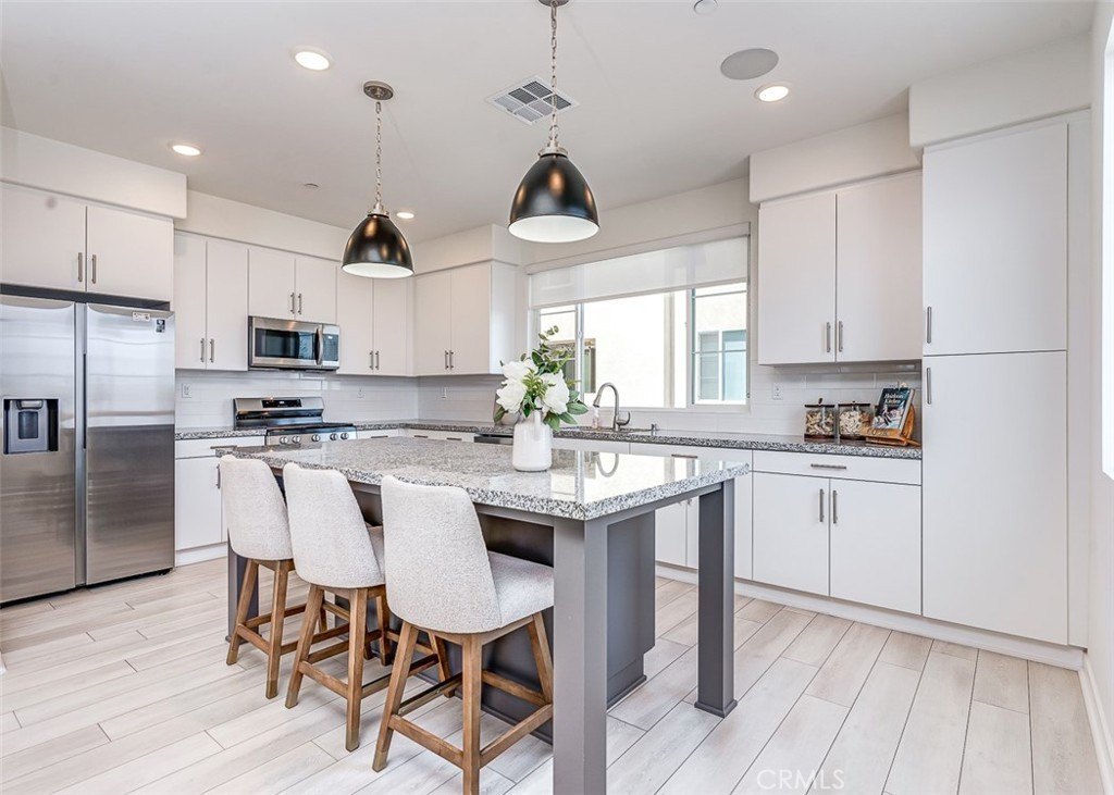La Mirada, California, 90638, United States, 3 Bedrooms Bedrooms, ,4 BathroomsBathrooms,Residential,For Sale,1927510