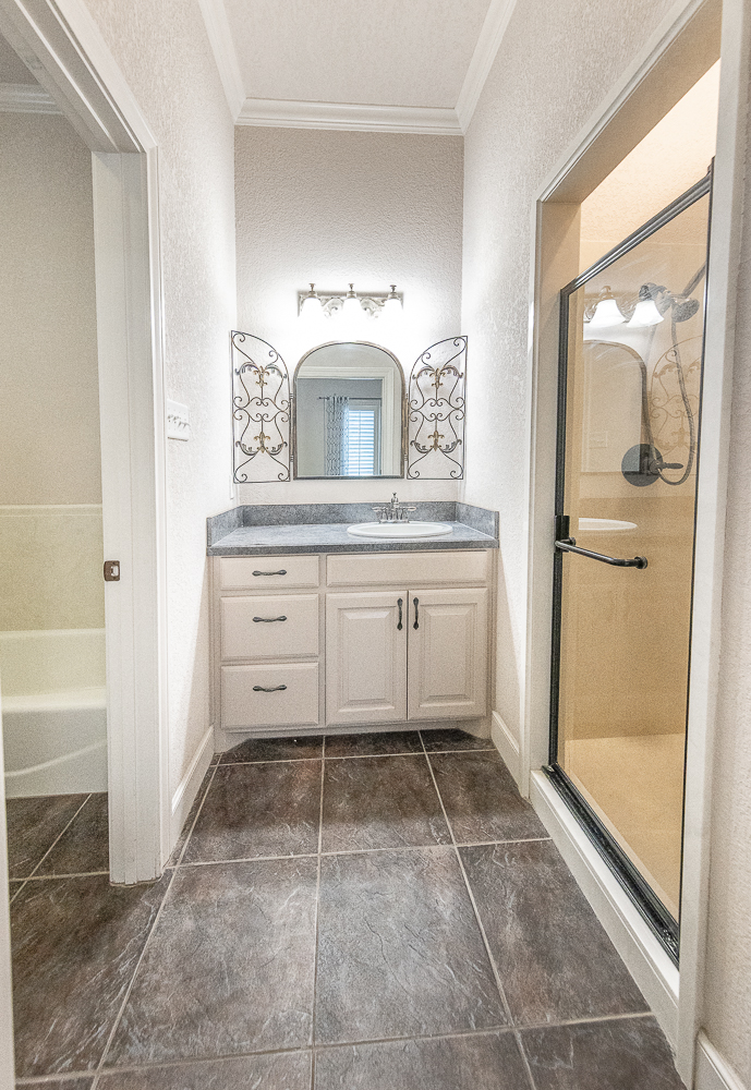 Lubbock, Texas, 79424, United States, 4 Bedrooms Bedrooms, ,5 BathroomsBathrooms,Residential,For Sale,1934203