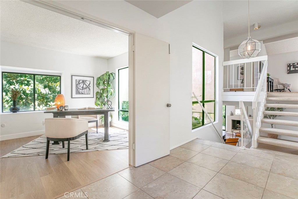 Glendale, California, 91206, United States, 2 Bedrooms Bedrooms, ,3 BathroomsBathrooms,Residential,For Sale,1941682