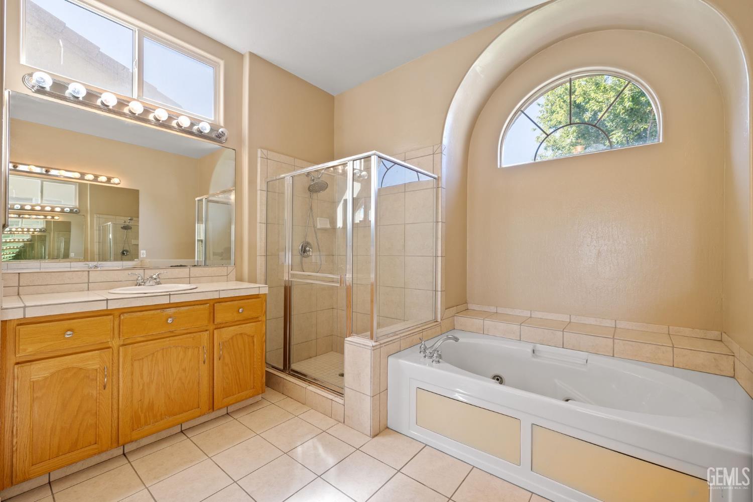 Bakersfield, California, 93312, United States, 4 Bedrooms Bedrooms, ,3 BathroomsBathrooms,Residential,For Sale,1933042