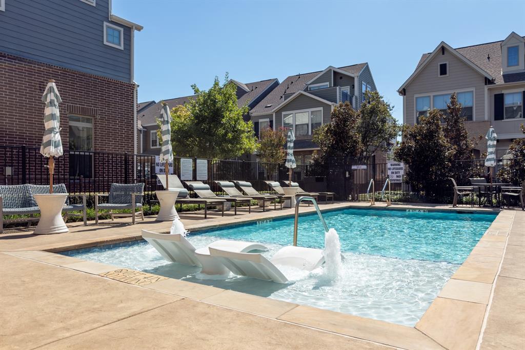 Dallas, Texas, 75212, United States, 3 Bedrooms Bedrooms, ,4 BathroomsBathrooms,Residential,For Sale,1966564