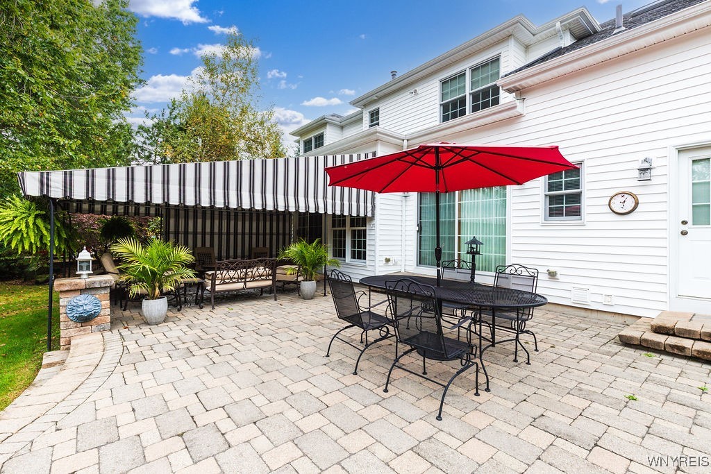 Grand Island, New York, 14072, United States, 4 Bedrooms Bedrooms, ,5 BathroomsBathrooms,Residential,For Sale,1975944