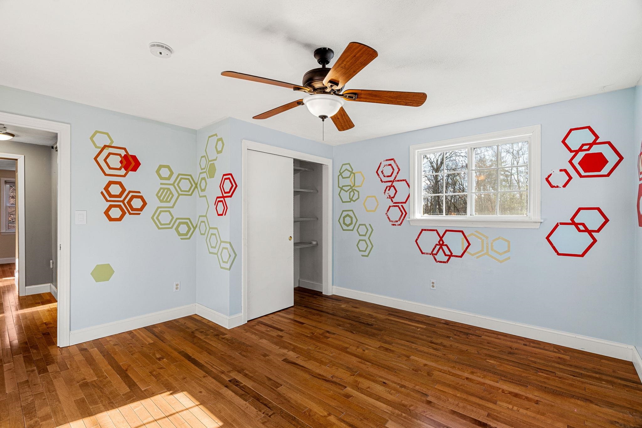 Londonderry, New Hampshire, 03053, United States, 3 Bedrooms Bedrooms, ,4 BathroomsBathrooms,Residential,For Sale,2002282