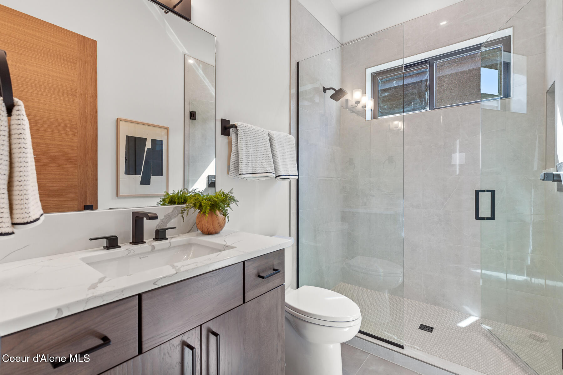 Coeur d'Alene, Idaho, 83814, United States, 3 Bedrooms Bedrooms, ,4 BathroomsBathrooms,Residential,For Sale,2005141